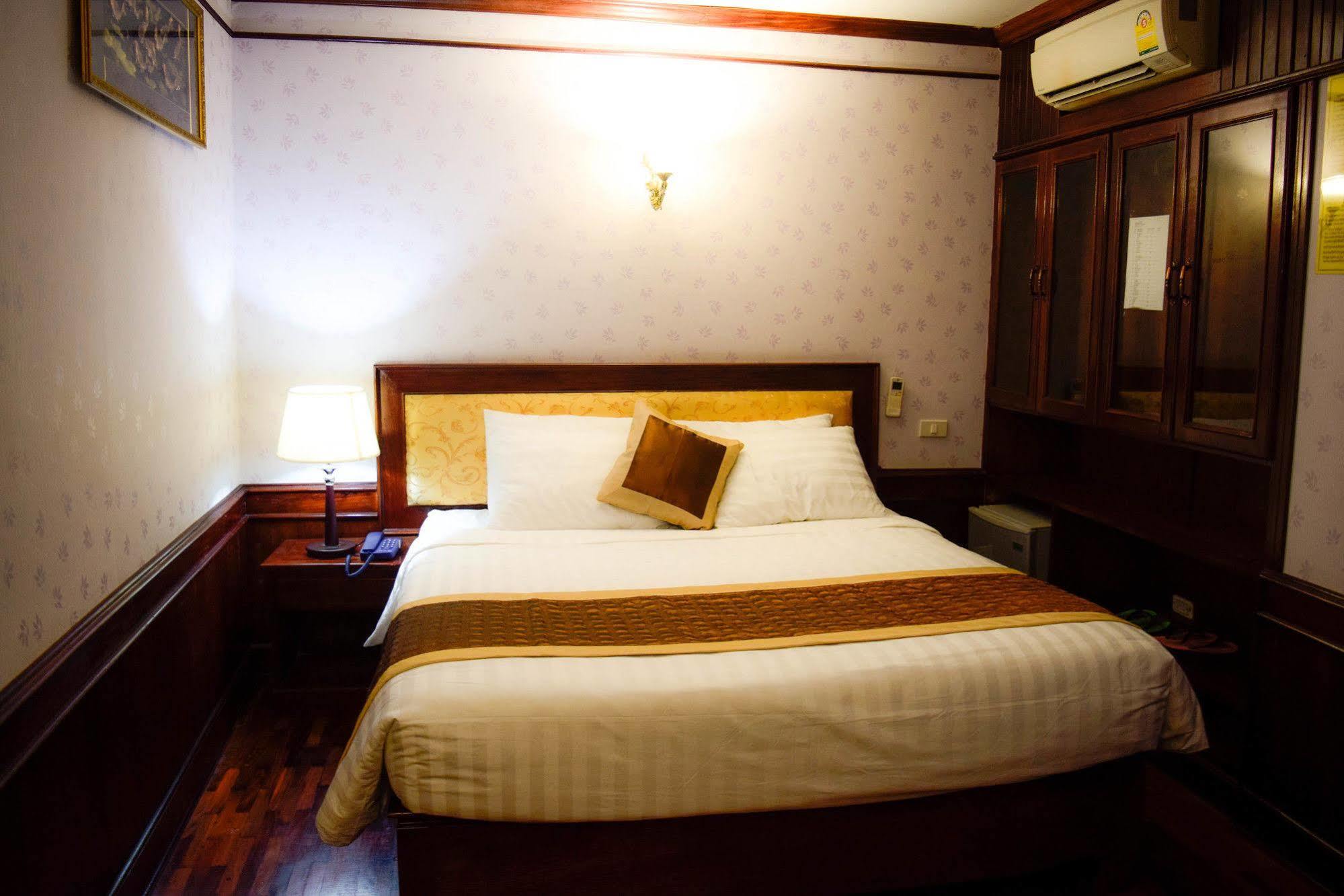 Vientiane Golden Sun Hotel Bagian luar foto
