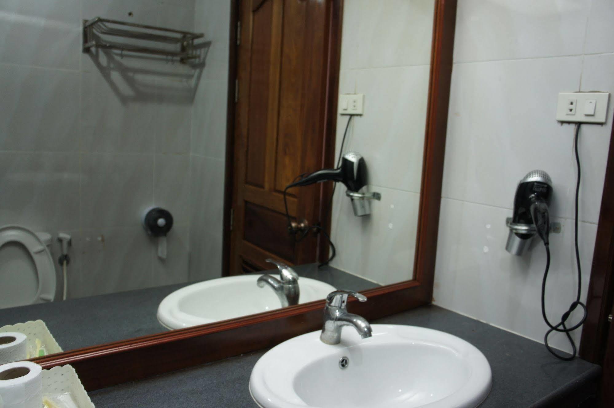 Vientiane Golden Sun Hotel Bagian luar foto