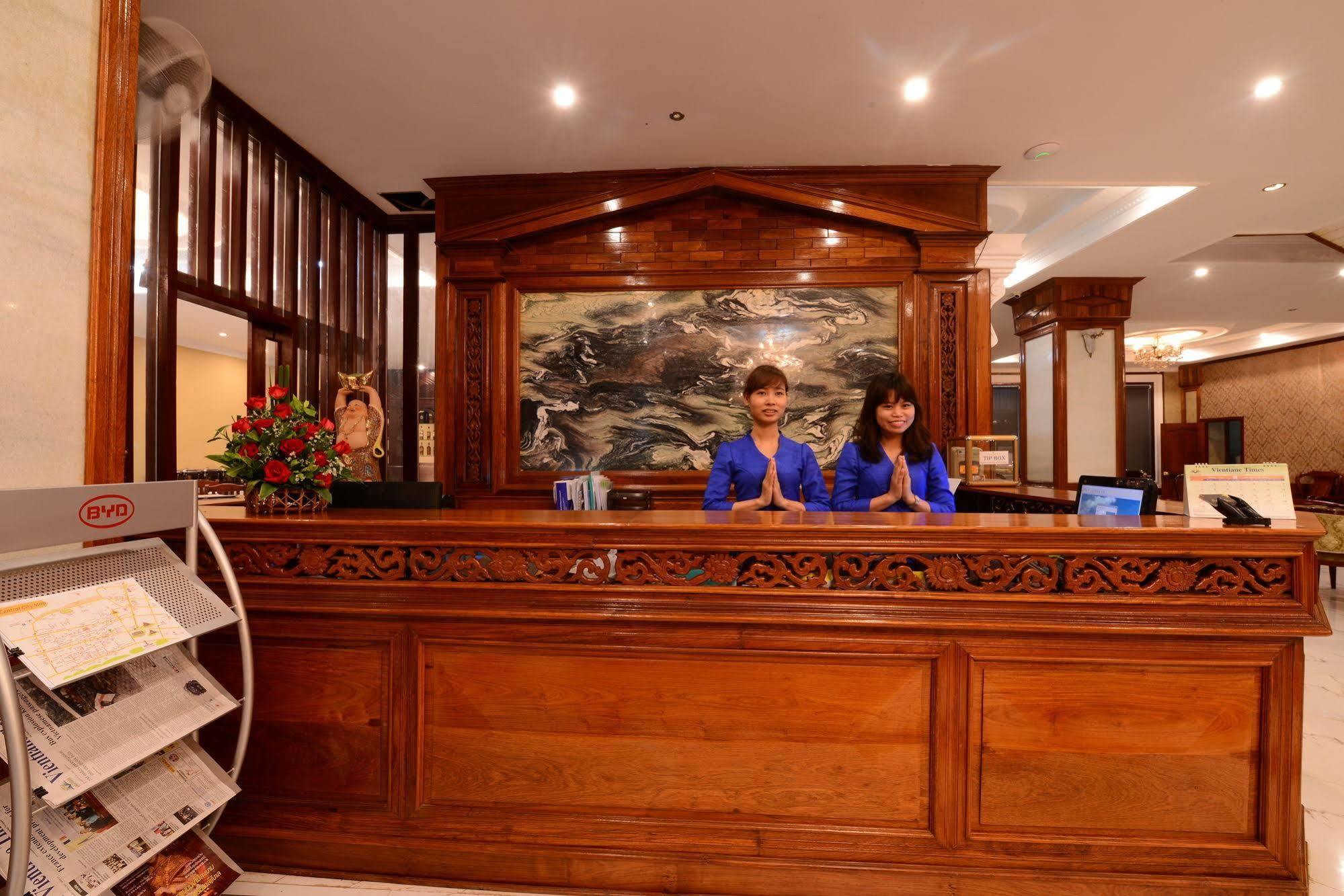 Vientiane Golden Sun Hotel Bagian luar foto